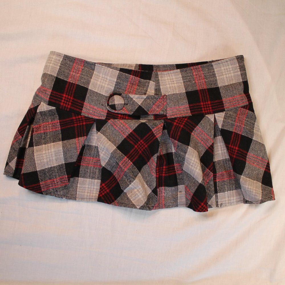 Urban heritage plaid skirt red and black medium